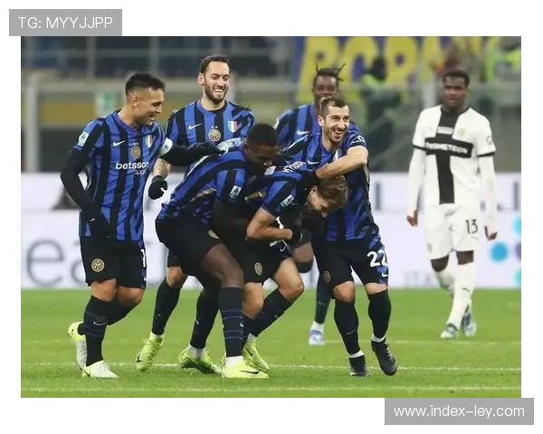 战术板揭秘：AC米兰三中卫体系限制国米头球优势，针对性布防见效