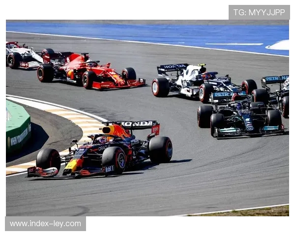 荷兰赞德沃特最后一届F1比赛,维斯塔潘主场情绪激动落泪 荷兰赞德沃特最后一届F1比赛,维斯塔潘主场情绪激动落泪